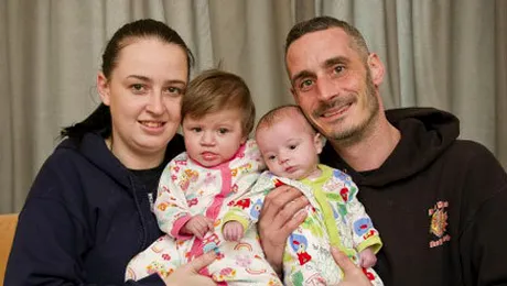 O femeie a născut de două ori în nouă luni