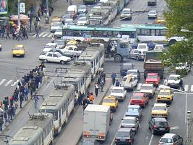 Traficul din Capitala, monitorizat video de azi