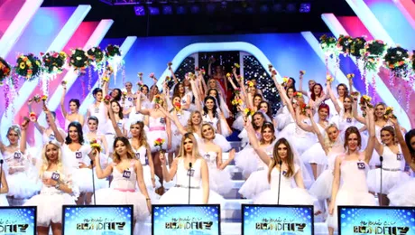 Maria Cârneci, Laura Lavric, Elena Merişoreanu şi Mirela Vaida pe aceeaşi scenă, la “Te pui cu blondele?”