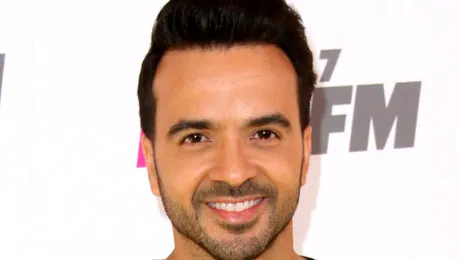 Cum arată soţia lui Luis Fonsi (DESPACITO)? E superbă în costum de baie – FOTO&VIDEO