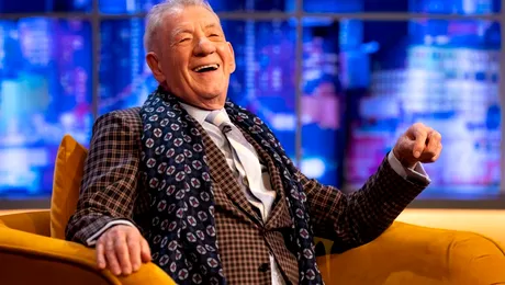 Viral: Sir Ian McKellen și Björn Ulvaeus de la ABBA tricotând pulovere de Crăciun