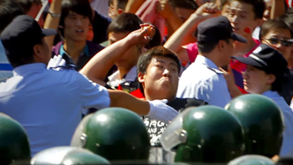 China: peste 100 de morți și răniți în confruntările cu poliția