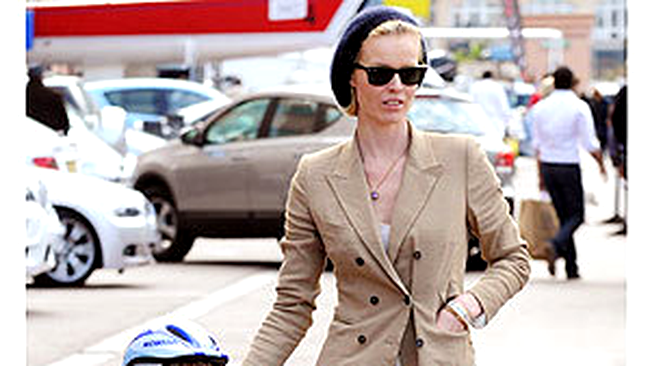 Eva Herzigova si George, fiul ei de 3 ani