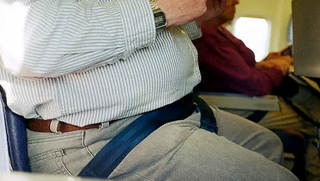 Locuri din ce in ce mai stramte, in avioane! (Video)