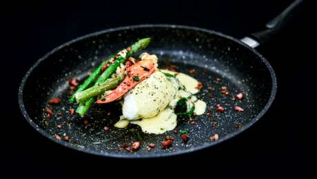 Seară cu umor şi farfurii spectaculoase la ”Chefi la cuţite”.