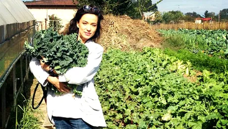 Fiul i-a spus că vrea să mănânce CARNE. Cum a reacţionat Olivia Steer, devotată stilului de viaţă raw vegan?