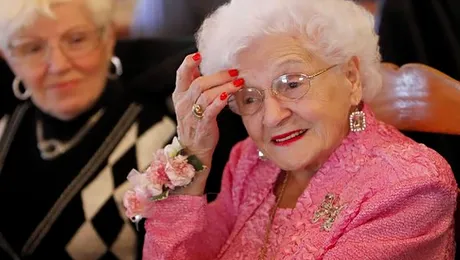 Centenara naravasa: O batrana s-a distrat in cazino, la implinirea a 105 ani!