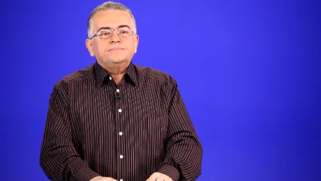 Dan C. Mihăilescu: ” Şcoala sufocă, societatea putrezeşte, televiziunea tâmpeşte”