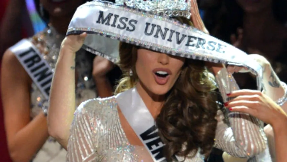 
Cum arată noua Miss Universe într-un costum de baie de 1 milion $!

