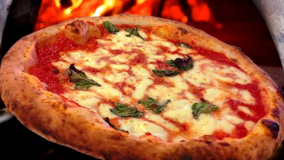 Cum să faci o pizza napoletană (margherita) adevărată