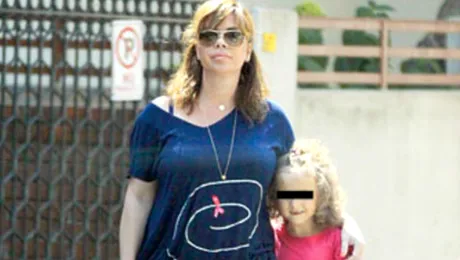 Sfâşietor! Fetiţa adoptată de Luminiţa Anghel, abandonată de ambele mame. “O iubea pe Măriuca, îmi pare rău că i-am luat-o”