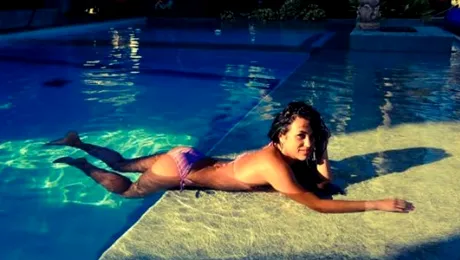 Deea, fără haine! Cum arată concurenta care şi-a înşelat partenerul la TV