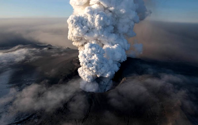 Vulcanul Eyjafjallajokul din Islanda, erupția din 2010