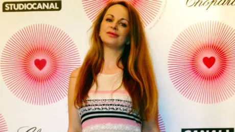 Ce pune la cale Delia Antal cu un celebru designer de bijuterii?