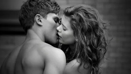 Top 10: Melodii pentru o noapte fierbinte de Valentine’s Day (Video)