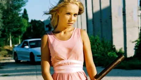 De nerecunoscut! Cât a putut să se îngraşe cântăreaţa Uni-K. Cum arată în costum de baie