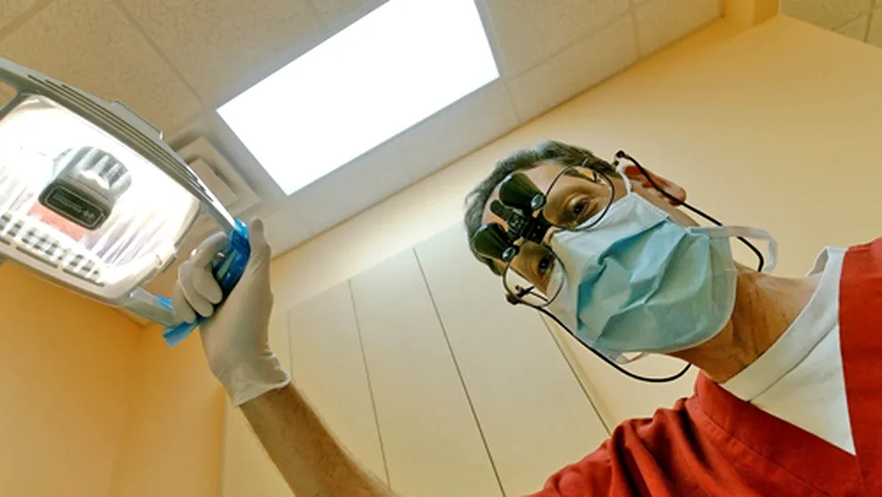 Dentistul beat i-a scos maseaua buna (Video)