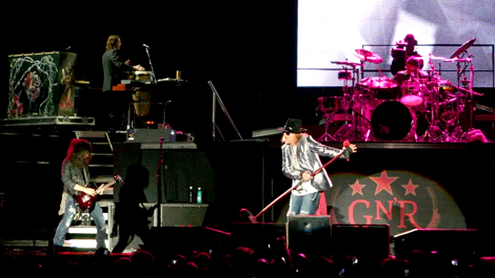 Fite de vedete - Guns N'Roses au intarziat doua ore (Poze)