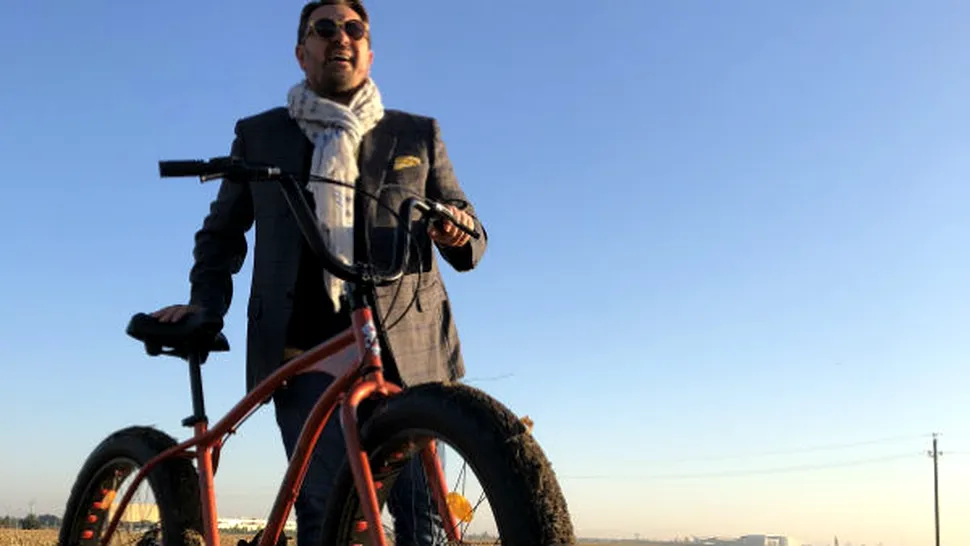 
Horia Brenciu a mers 40 de kilometri pe bicicletă pentru clipul piesei „Sunt cine vreau să fiu”