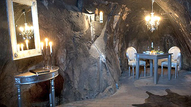 Sala Silvermine, hotelul din pântecul pământului
