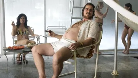 Un actor faimos de la Hollywood a ajuns de nerecunoscut!