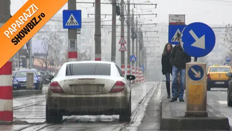 Simona Sensual nu tine cont de regulile de circulatie! (poze)