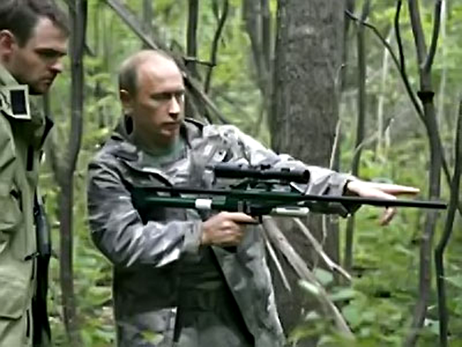 Putin salveaza o echipa TV de atacul unui tigru siberian