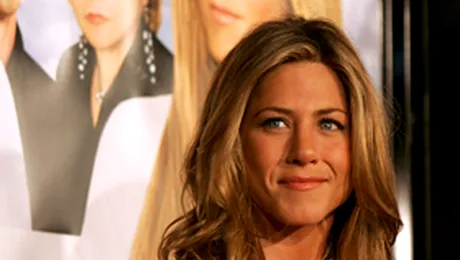 Jennifer Aniston imbatraneste frumos