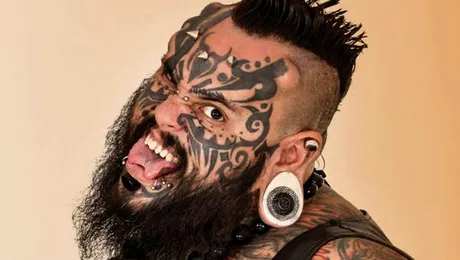 Cel mai tatuat om din lume, Emilio Gonzalez, vine în România – FOTO&VIDEO