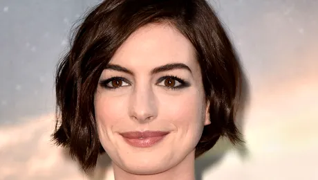 Anne Hathaway crede în existenţa extratereştrilor