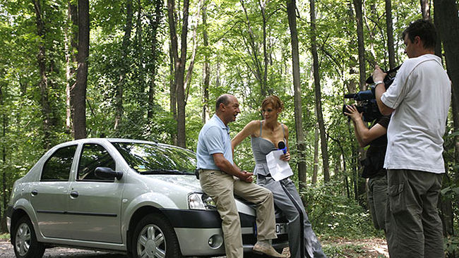 In editia din 15 august 2009, presedintele Basescu a vorbit despre automobilul autohton, Dacia Logan