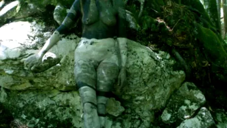 Tu vezi FEMEIA dezbrăcată din IMAGINE?