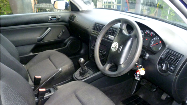 Interiorul VW Golf-ului lui Kate Middleton