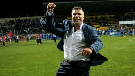 Florin Călinescu, bătut de Cosmin Olăroiu într-un restaurant!