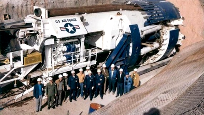 Asemenea utilaje au fost folosite pentru construirea bazei de la Dulce