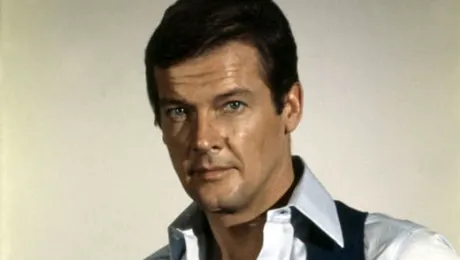 Cum arată fiul regretatului Roger Moore! A moştenit trăsăturile care l-au făcut celebru