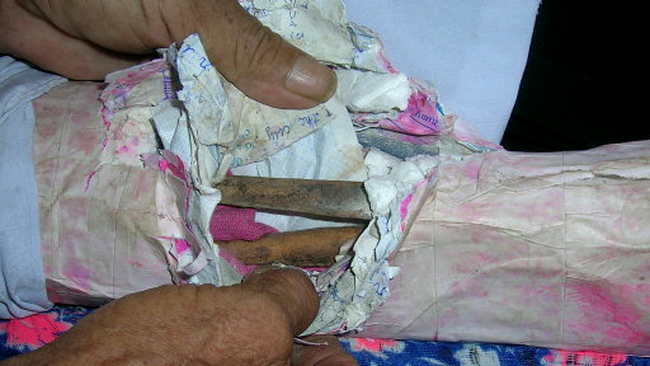 vietnamezul le van alaturi de sotie