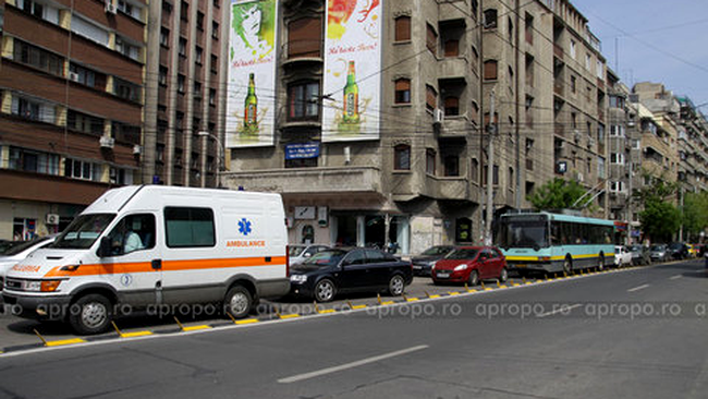 RATB a sesizat deja Primaria Capitalei ca separatoarele de trafic ii incurca pe soferiii Regiei