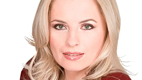 Monica Ghiurco îşi răsfaţă soţul cu prăjituri