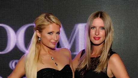 Paris si Nicky Hilton, platite cu 1 milion $ pentru a se prezenta la o petrecere