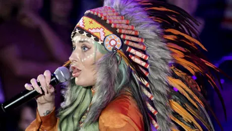 Ce pana ei! Delia sparge MII de EURO pe accesorii extravagante