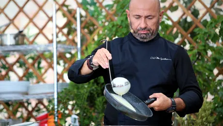 Chef Scărlătescu găteşte clătite în cea mai importantă luptă a amuletelor