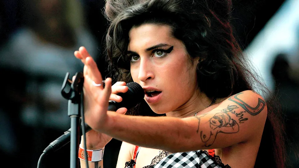 Albumul postum al lui Amy Winehouse, in topul vanzarilor din Marea Britanie