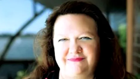 Carlos Slim si Bill Gates, amenintati de o vaduva