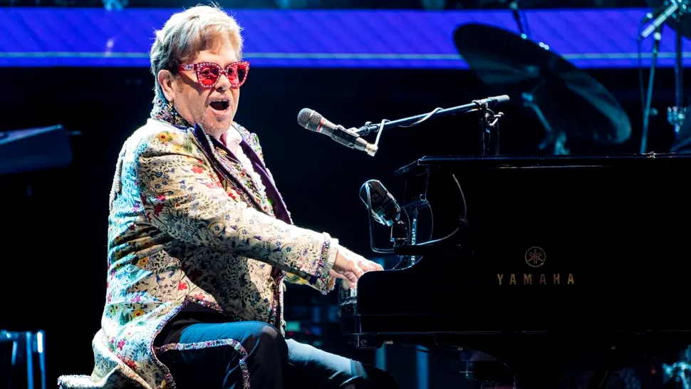 Elton John şi-a reluat turneul de adio 