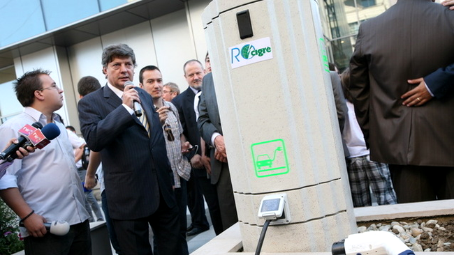 Asa arata o pompa pentru incarcat masini electrice 