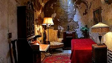 Iata cum arata celula in care a stat inchis Al Capone (Video)