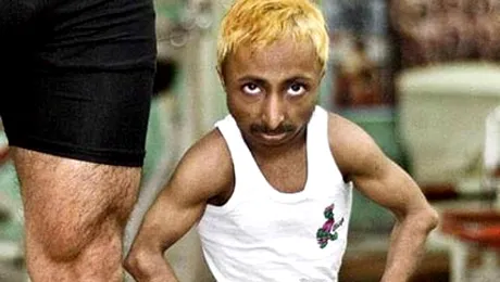 Cel mai mic culturist din lume are doar 9 kg (Video)