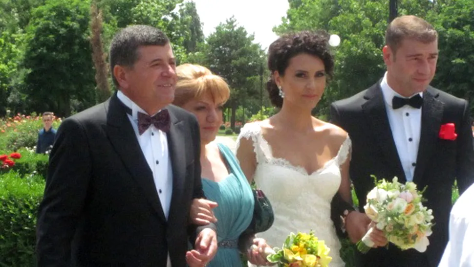 Lucian Bute s-a căsătorit cu Elena Aprozeanu: 