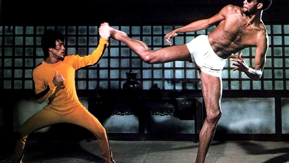 Bruce Lee: Exerciţiu, marketing sau puteri supranaturale?